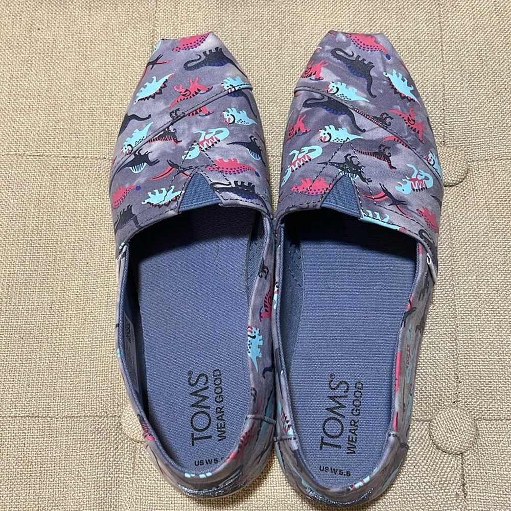 TOMS Alpargata Cloudbound women’s flats 5.5 dinosaur glow in dark